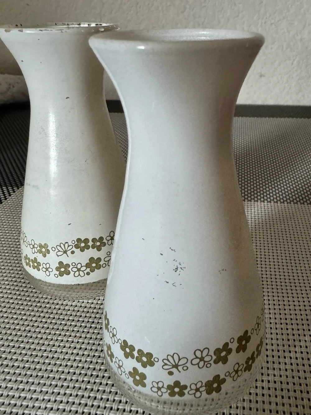 Pyrex Spring Blossom Shakers - Picture 6 of 7